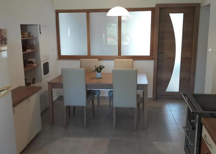 Apartma Sterle * Stari Trg pri Lozu